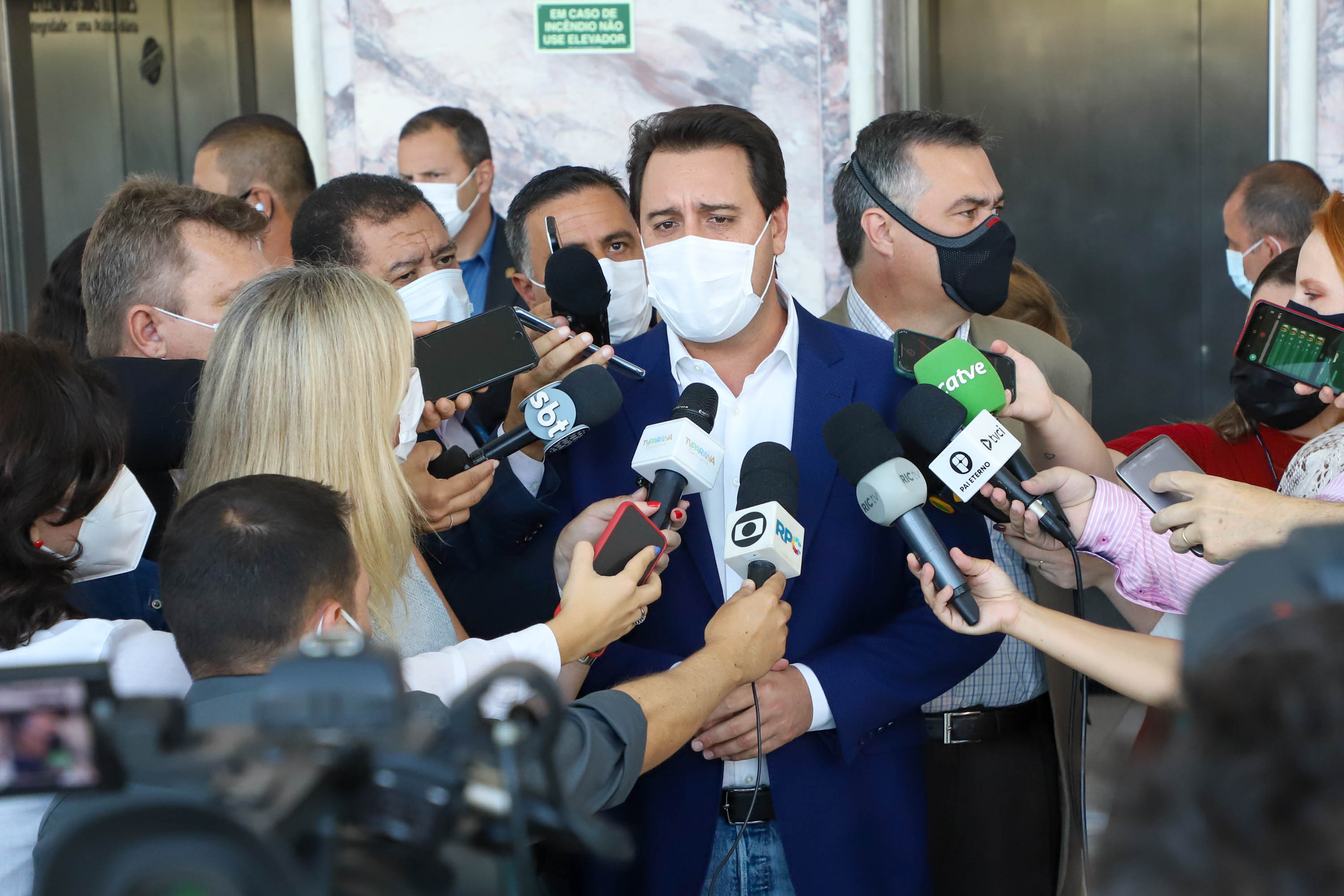 Investimento recorde na saúde pública do Paraná prevê mais de 300 obras e 744 novos veículos