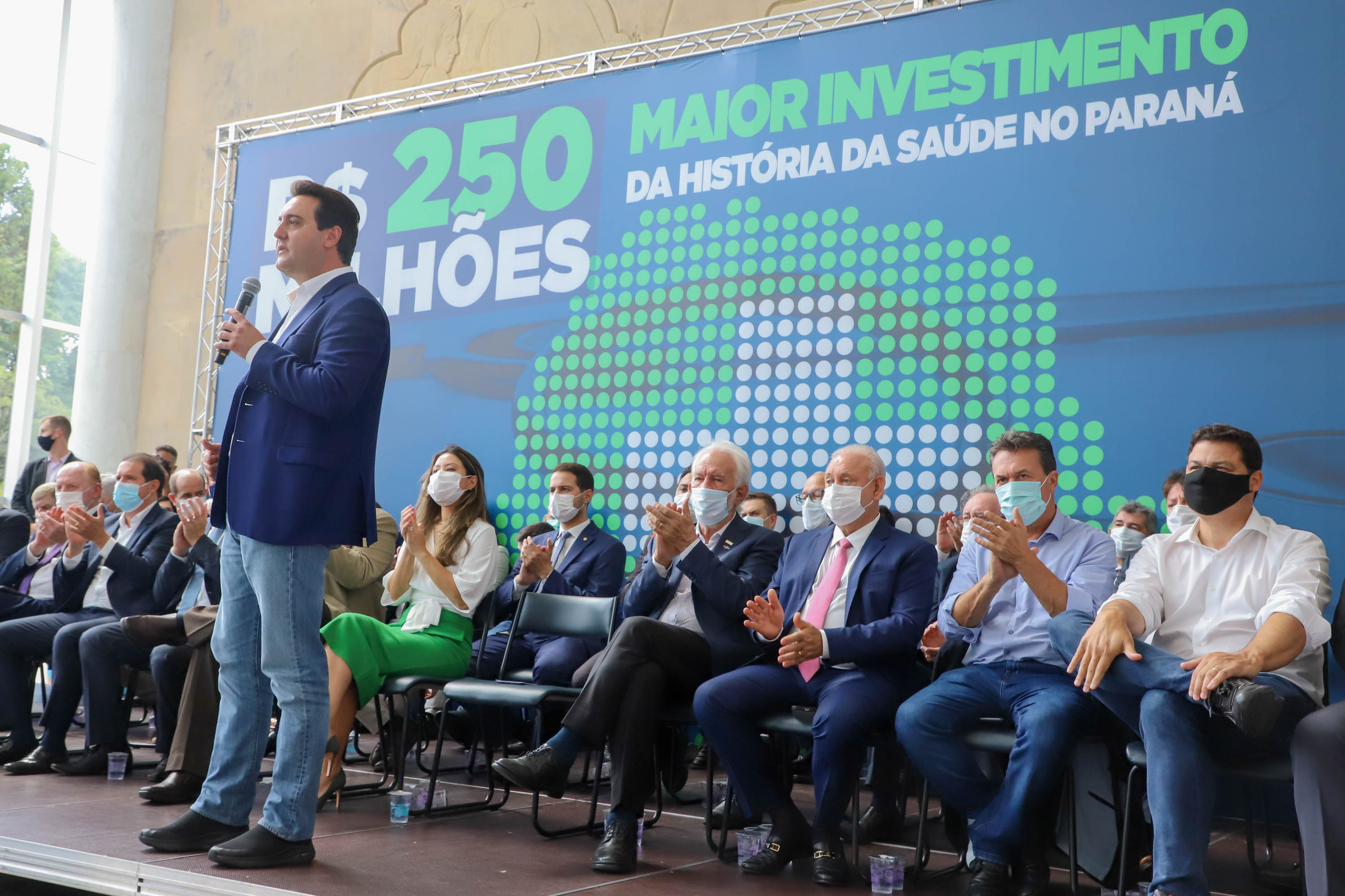 Investimento recorde na saúde pública do Paraná prevê mais de 300 obras e 744 novos veículos
