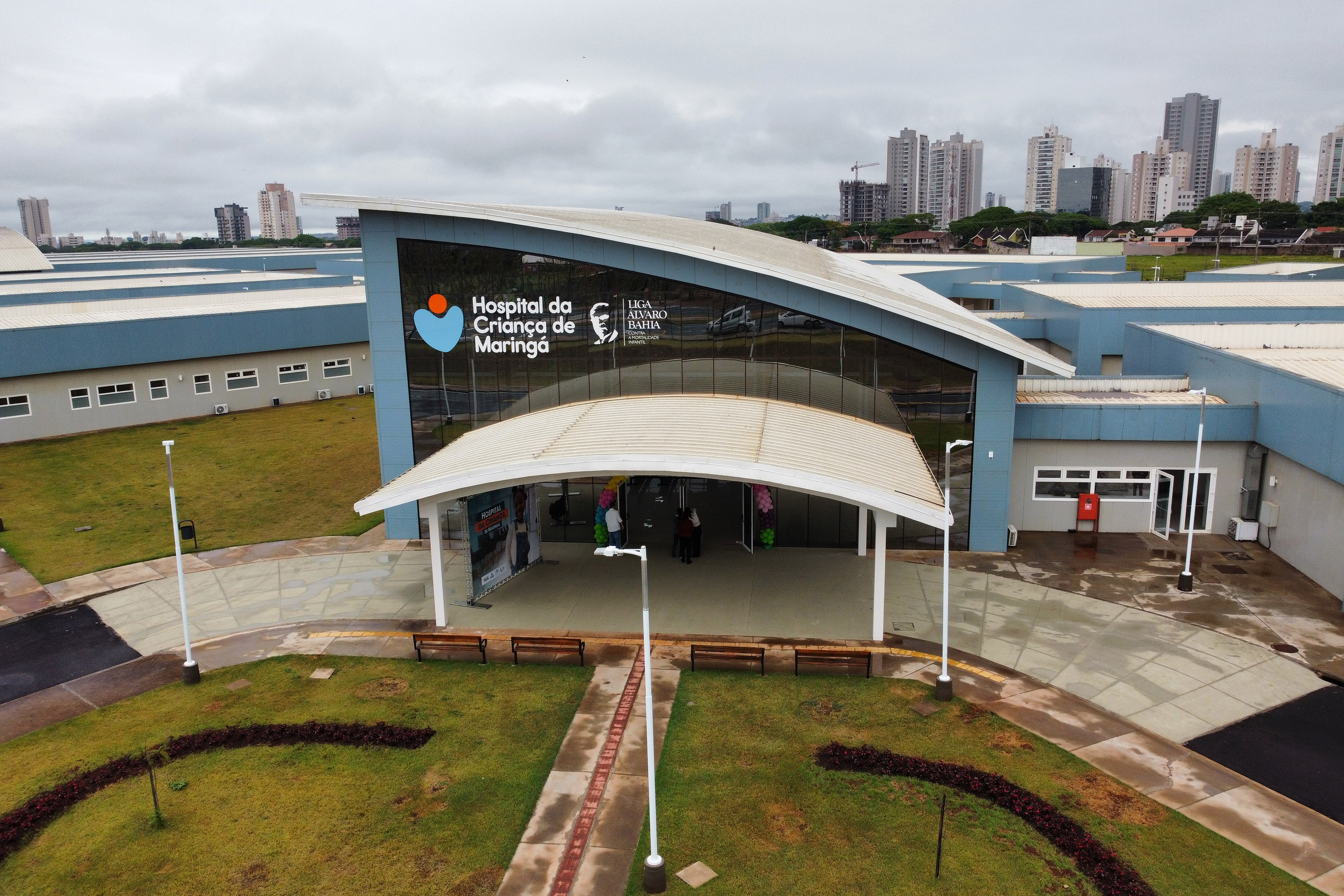 Megaestrutura: governador inaugura Hospital da Criança de Maringá