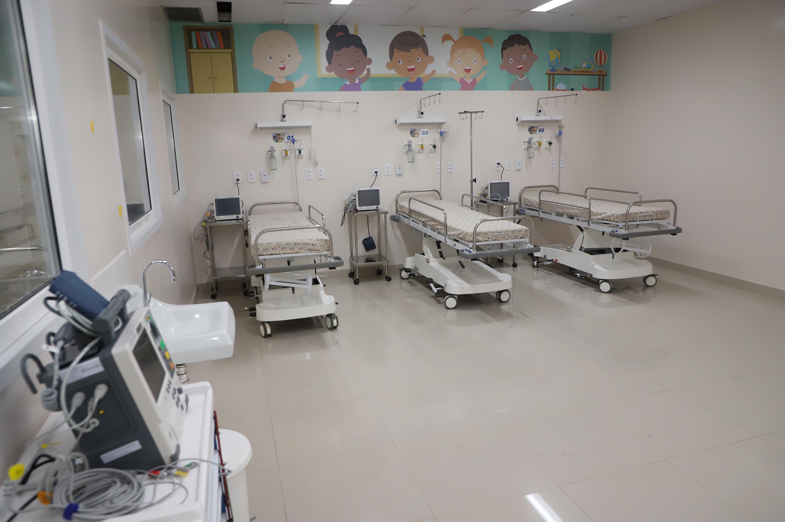 Megaestrutura: governador inaugura Hospital da Criança de Maringá