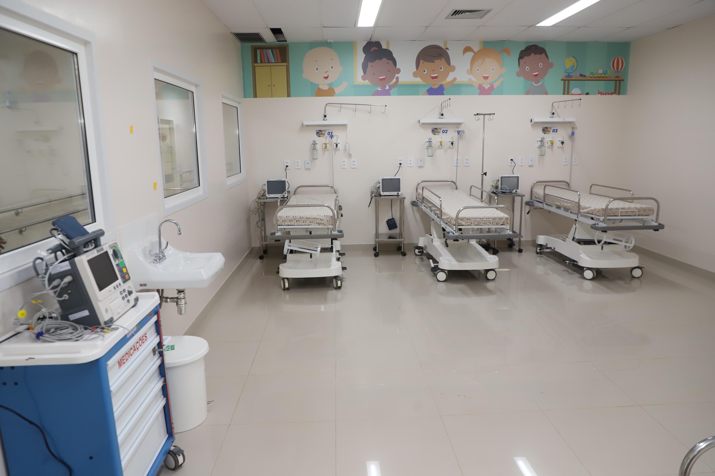 Megaestrutura: governador inaugura Hospital da Criança de Maringá