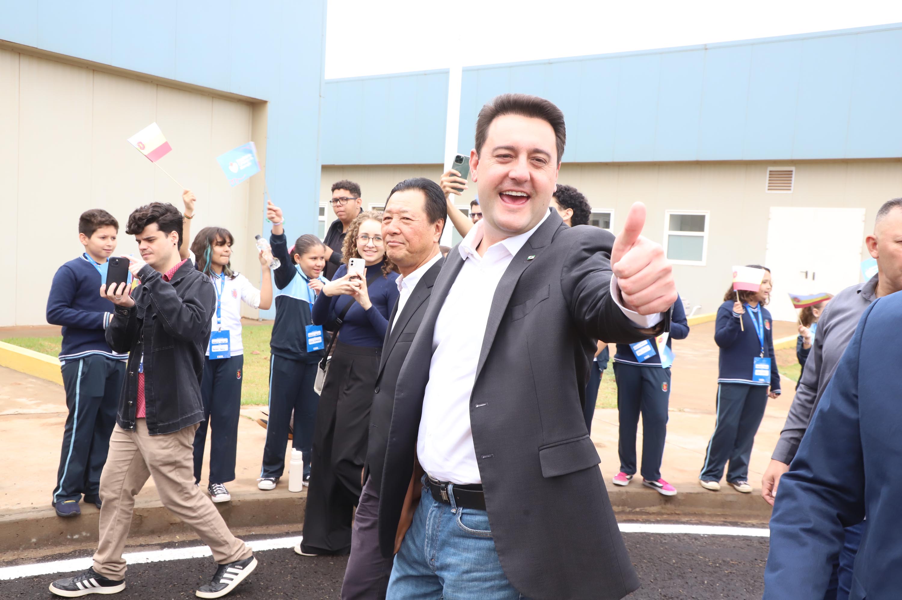 Megaestrutura: governador inaugura Hospital da Criança de Maringá