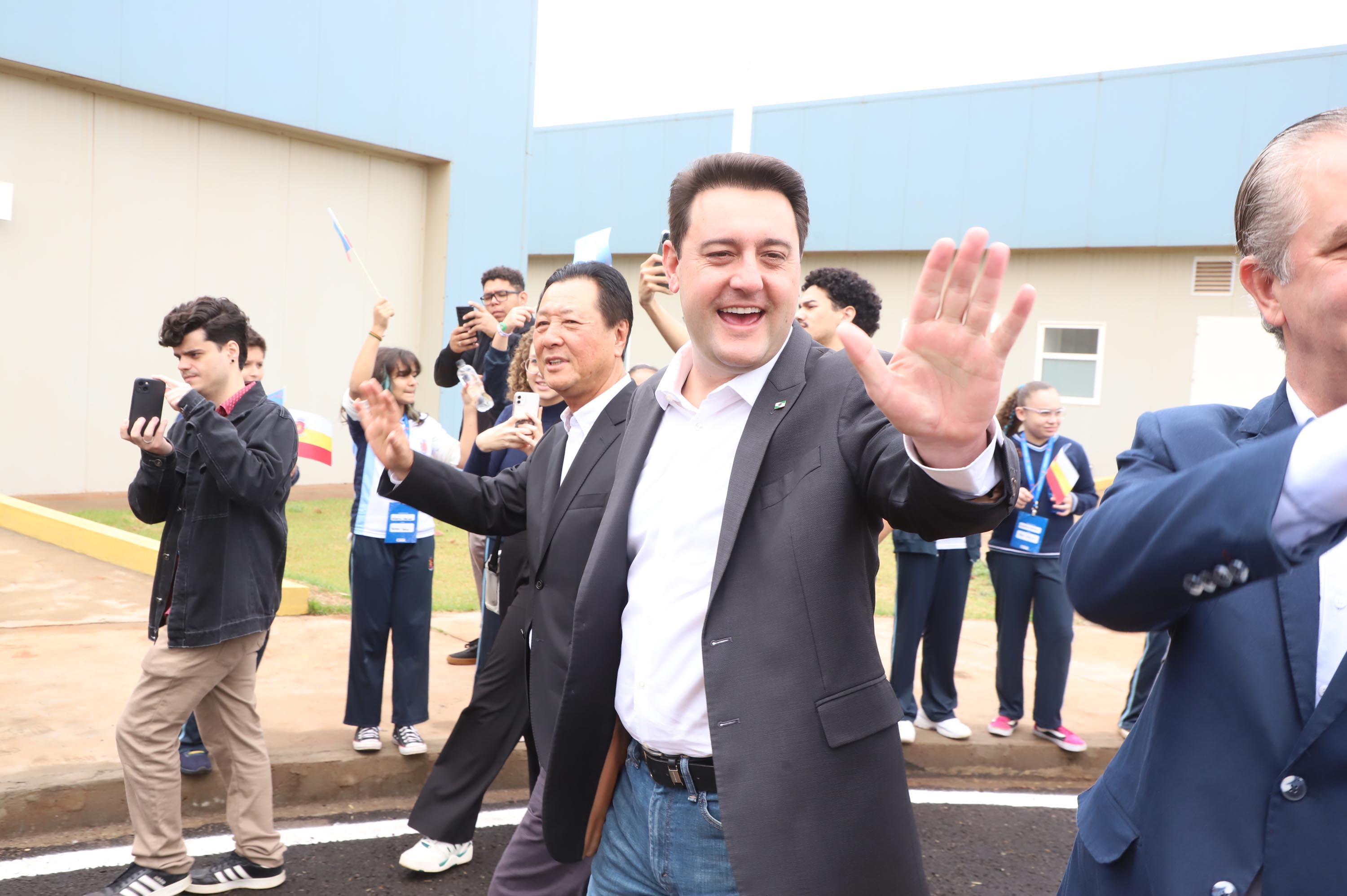 Megaestrutura: governador inaugura Hospital da Criança de Maringá