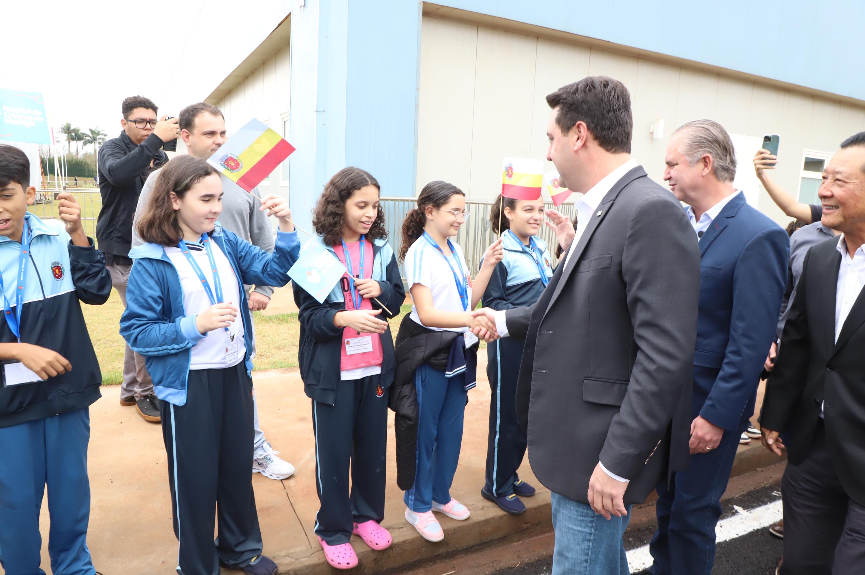 Megaestrutura: governador inaugura Hospital da Criança de Maringá