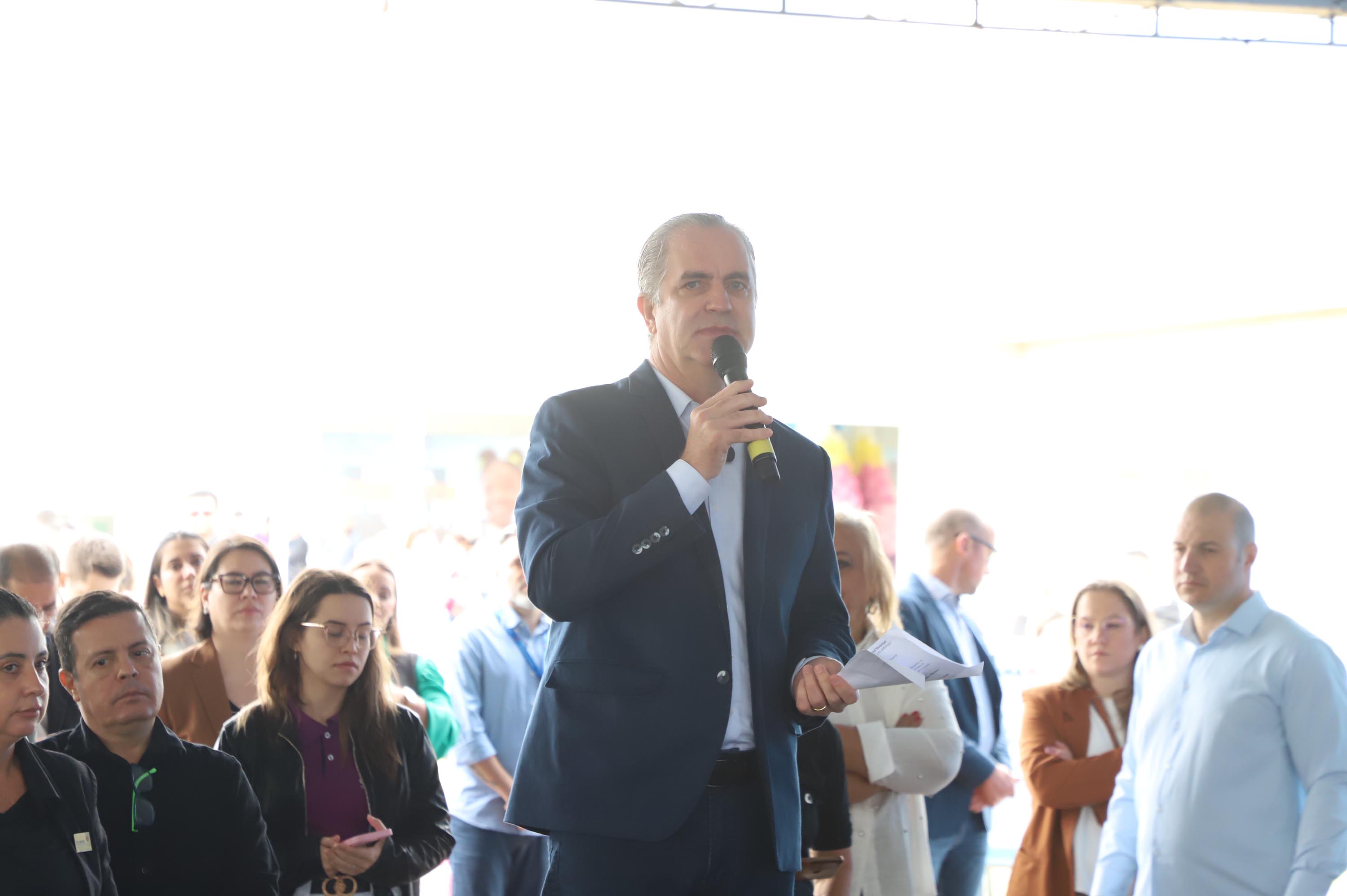 Megaestrutura: governador inaugura Hospital da Criança de Maringá
