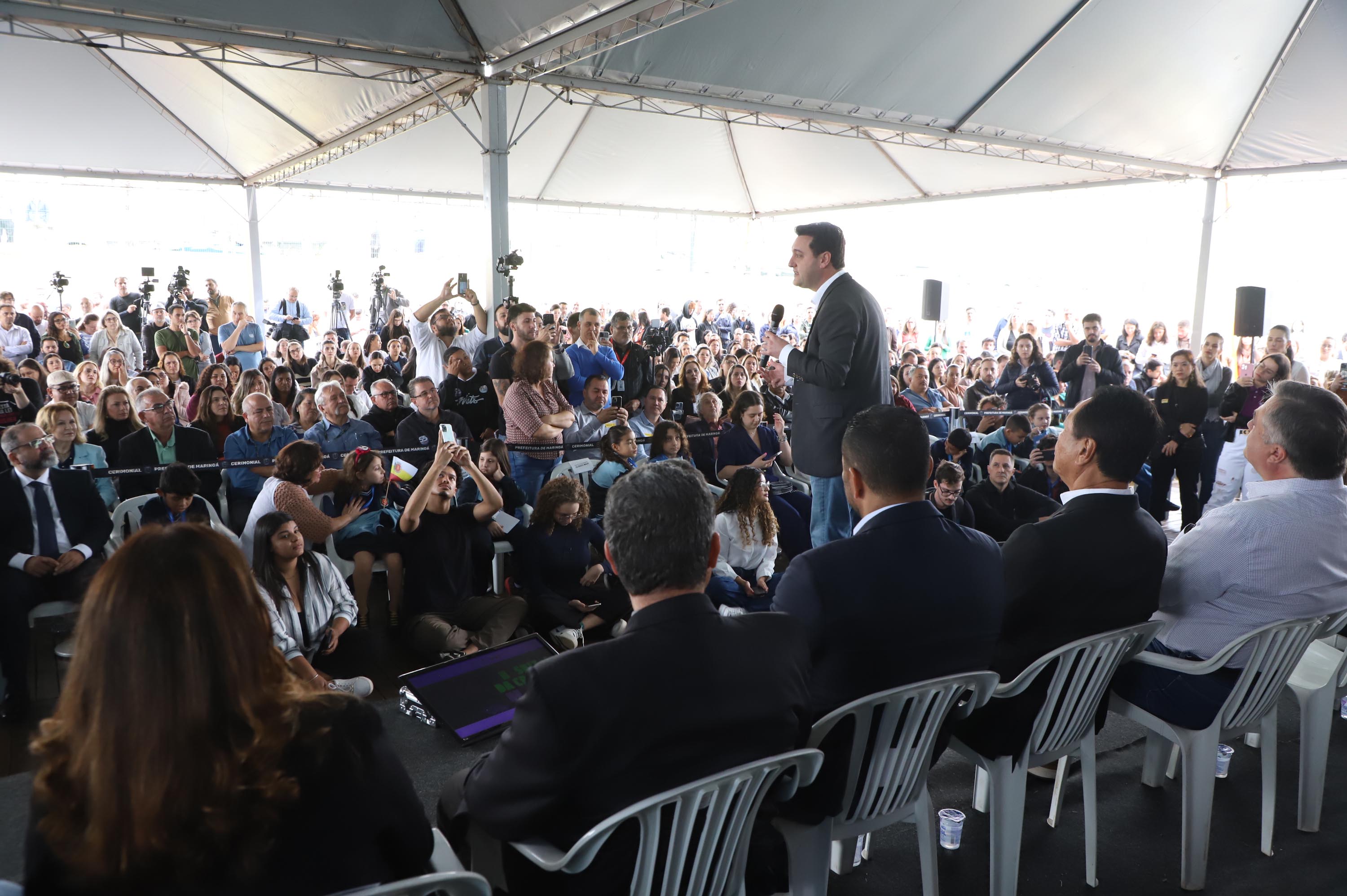 Megaestrutura: governador inaugura Hospital da Criança de Maringá