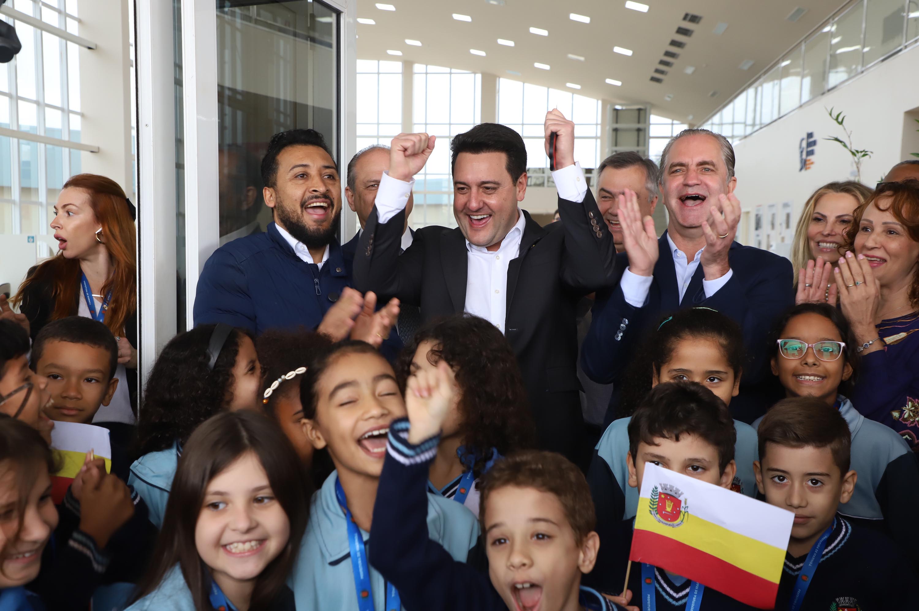 Megaestrutura: governador inaugura Hospital da Criança de Maringá