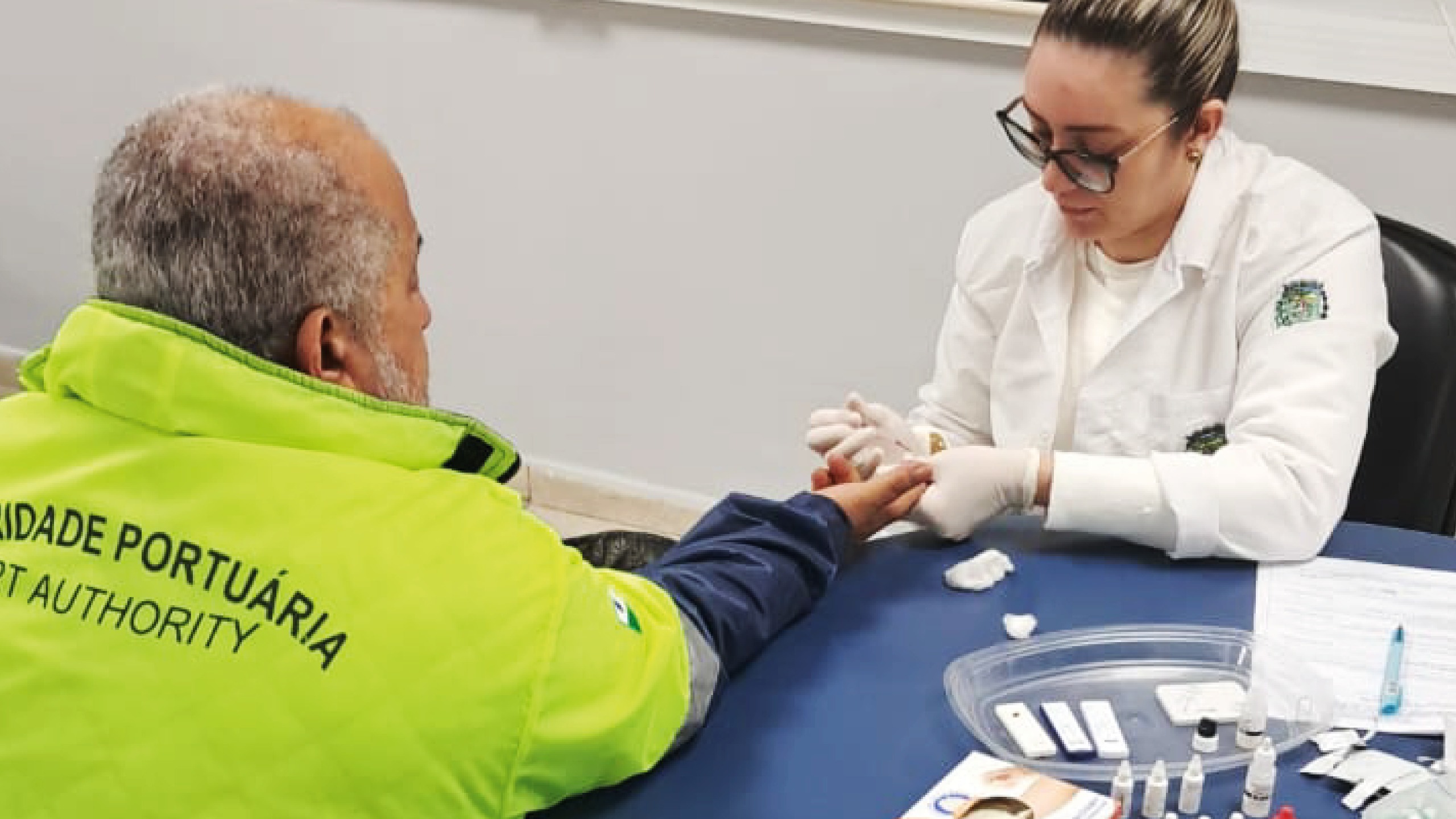 Secretaria da Saúde realiza ação no porto de Paranaguá com atendimentos, testes e vacinas