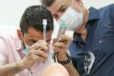 Técnicos da Sesa treinam trabalhadores da ala Covid do Hospital Universitário dos Campos Gerais 