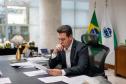 Governador autoriza concurso para 625 profissionais e anuncia promoção de servidores da Saúde