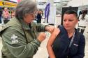 Vacinação de trabalhadores e viajantes já está disponível em aeroportos do Paraná