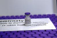 Novo lote de vacinas da Pfizer será distribuído para Capital e Interior do Paraná
