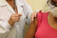 Neste final de semana, mais de 14,2 mil doses da vacina contra a Covid-19 foram aplicadas no Paraná