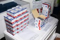 O Centro de Medicamentos do Paraná (Cemepar) enviou nesta sexta-feira (21) o maior quantitativo de insumos em um só dia desde o início do combate a Covid-19 no Estado. Ao todo, 1.114.257 unidades estão sendo enviadas para as 22 Regionais de Saúde. 