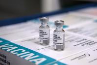 O Centro de Medicamentos do Paraná (Cemepar) enviou nesta sexta-feira (21) o maior quantitativo de insumos em um só dia desde o início do combate a Covid-19 no Estado. Ao todo, 1.114.257 unidades estão sendo enviadas para as 22 Regionais de Saúde. 