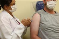 Mais de 629,6 mil doses de vacinas contra a Covid-19 foram aplicadas aos finais de semana no Paraná