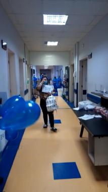 Técnica de enfermagem com Covid-19 recebe alta após oito dias internada no Hospital Regional do Litoral