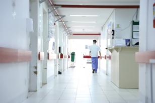 O Governo Federal, através do Ministério da Saúde, divulgou o edital que trata do processo de revalidação de diplomas de graduação de Medicina expedidos por instituições de ensino estrangeiras, o Mais Revalida 2020. No Paraná, 419 profissionais que atuam com o Registro Único (RMS) poderão ter validação de seus diplomas e inscrição do Conselho Regional de Medicina (CRM). 