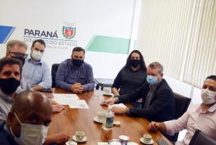 O secretário de Estado da Saúde, Beto Preto, se reuniu com representantes do Hospital de Caridade de Palmeira nesta terça-feira (10) para tratar de medidas para que a unidade hospitalar siga com a assistência para pacientes do Sistema Único de Saúde.