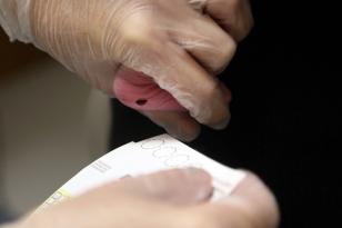 Referência no país, Paraná reforça importância do Teste do Pezinho