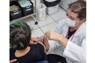 Governo do Paraná lança campanha de vacinação nas escolas públicas e privadas