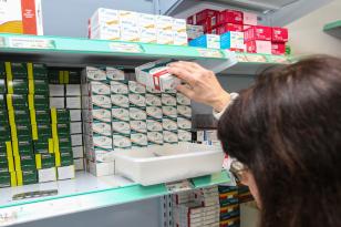A Secretaria de Estado da Saúde do Paraná (Sesa) tem promovido avanços na assistência farmacêutica à população com doenças crônicas por meio do programa Remédio em Casa. 