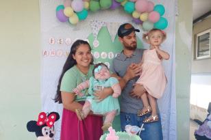Bebê internada em hospital do Norte Pioneiro ganha festa de aniversário