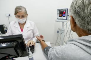 Paraná reforça assistência e conscientização contínua sobre a Doença de Parkinson