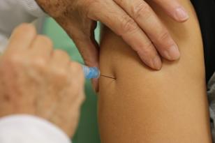 Paraná realiza neste sábado o dia D de Multivacinação e prevê aplicar 50 mil doses
