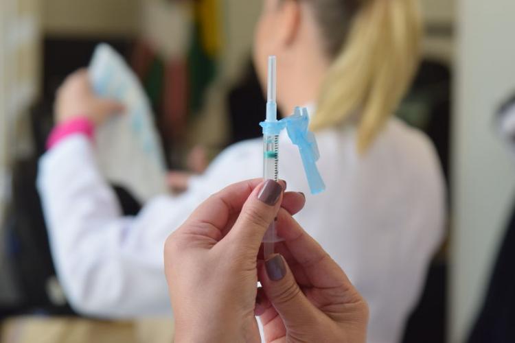 Aplicação de vacina