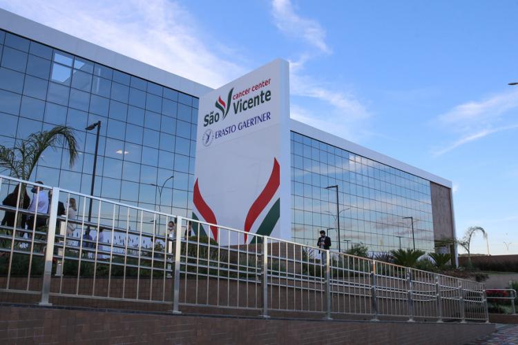 Foi inaugurada nesta quarta-feira (22) a primeira etapa do Cancer Center de Guarapuava, na região central do Estado. O prédio abriga a ala de quimioterapia e o Instituto para a Pesquisa do Câncer (IPEC), um dos maiores centros de pesquisa genômica do País. 22/07/2020