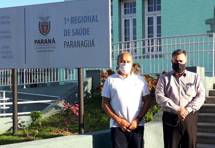 Secretário discute ações com a direção da Regional de Saúde de Paranaguá