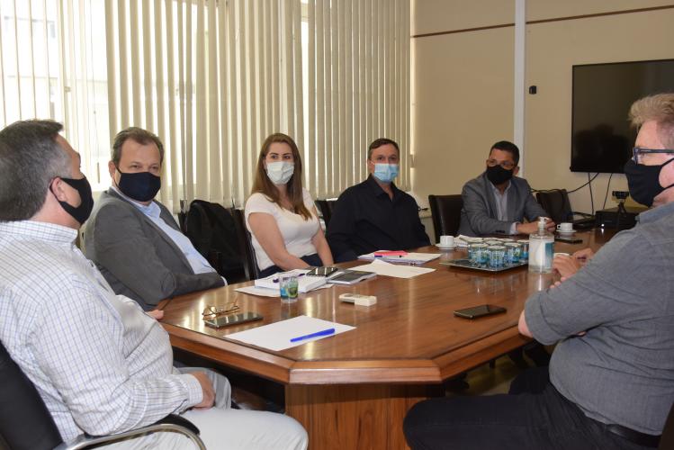 Sesa e Seti recebem nova diretoria do HU UEPG