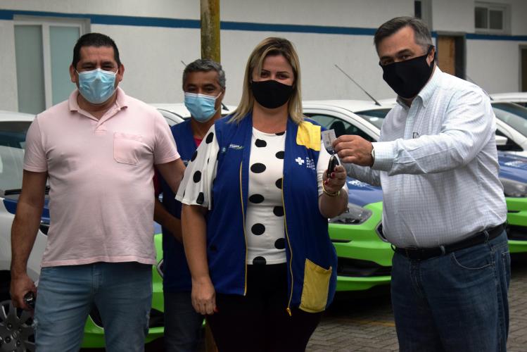 Governo entrega novos veículos para auxiliar no atendimento de saúde em Antonina