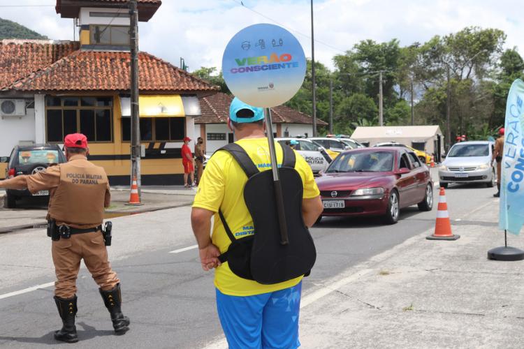 Governo inicia “blitz educativa sanitária” nos acessos ao litoral do estado neste sábado Fotos: Verão Consciente
