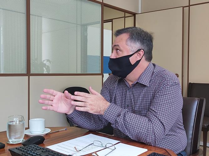 Sesa debate situação Covid-19 com especialistas das redes pública e privada