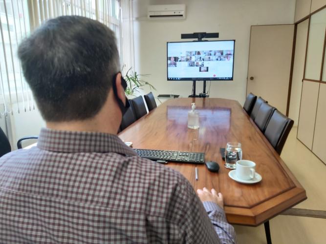 Sesa debate situação Covid-19 com especialistas das redes pública e privada