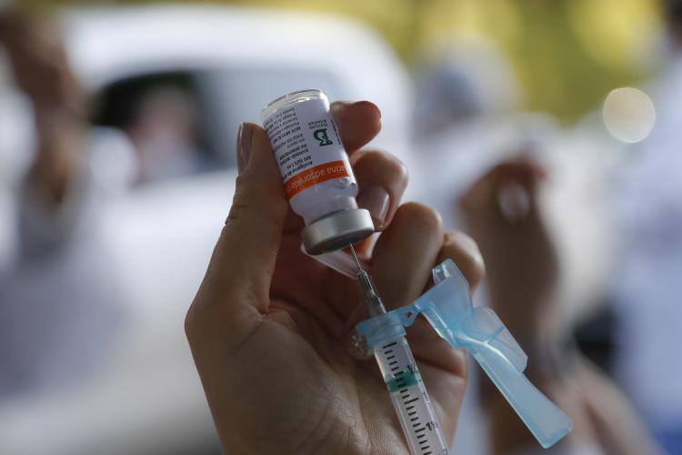 Paraná aplicou 130 mil doses no fim de semana, um quinto de todo o País