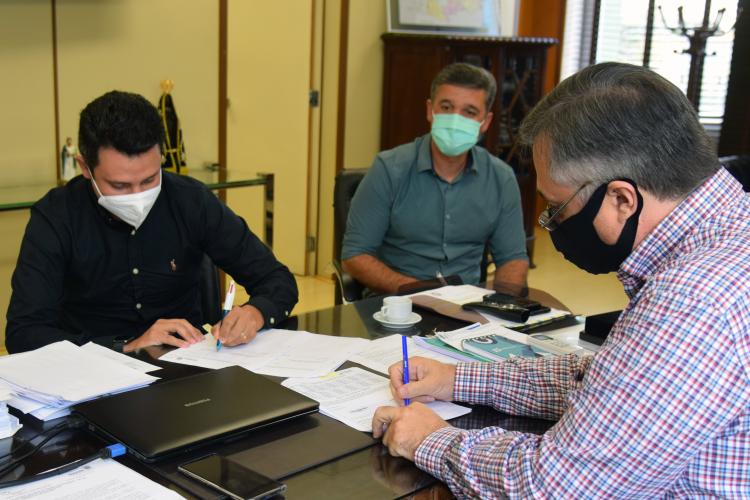 Secretário reafirma compromisso com consórcio de saúde de Maringá