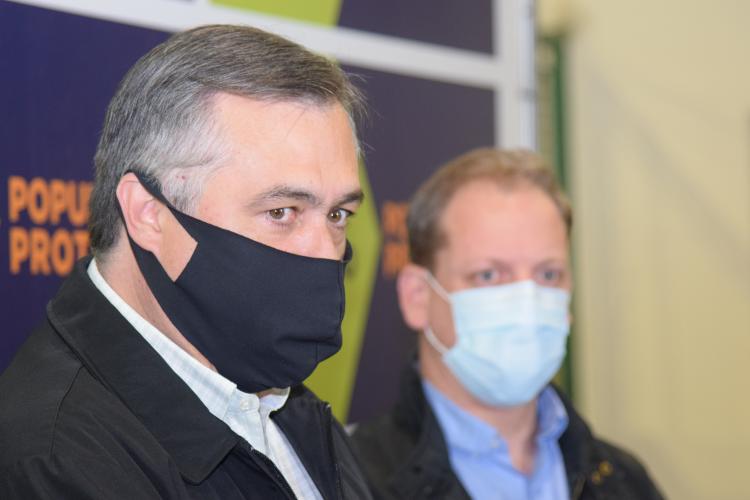 Novo lote de vacinas da Pfizer será distribuído para Capital e Interior do Paraná