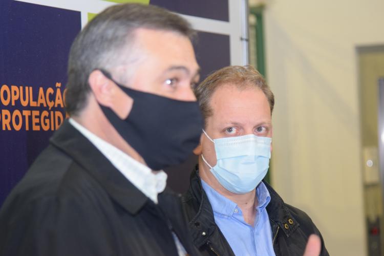 Novo lote de vacinas da Pfizer será distribuído para Capital e Interior do Paraná