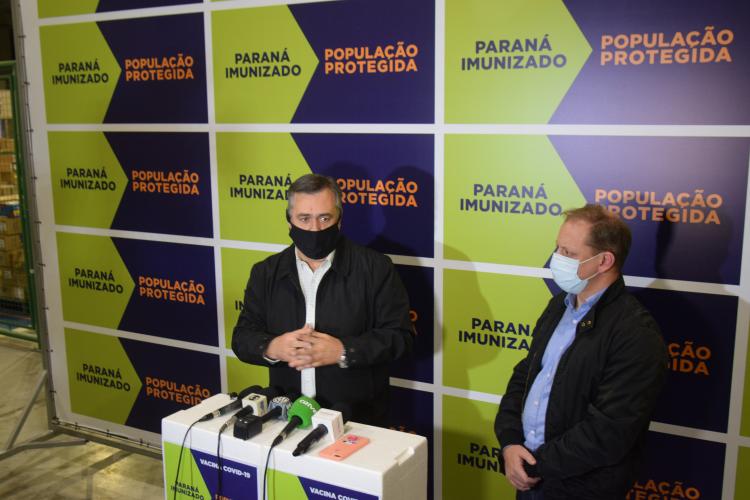 Novo lote de vacinas da Pfizer será distribuído para Capital e Interior do Paraná