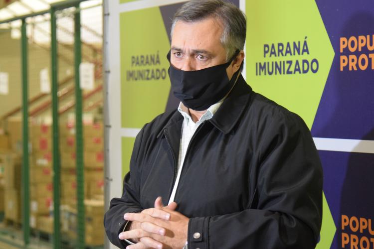 Novo lote de vacinas da Pfizer será distribuído para Capital e Interior do Paraná