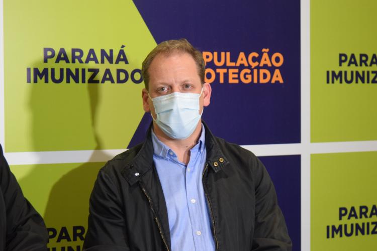 Novo lote de vacinas da Pfizer será distribuído para Capital e Interior do Paraná