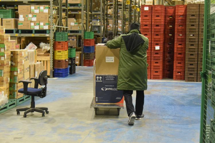 Novo lote de vacinas da Pfizer será distribuído para Capital e Interior do Paraná