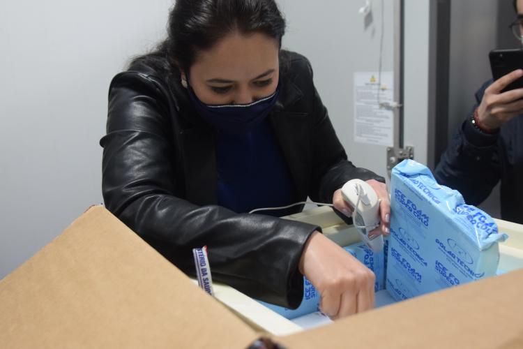 Novo lote de vacinas da Pfizer será distribuído para Capital e Interior do Paraná