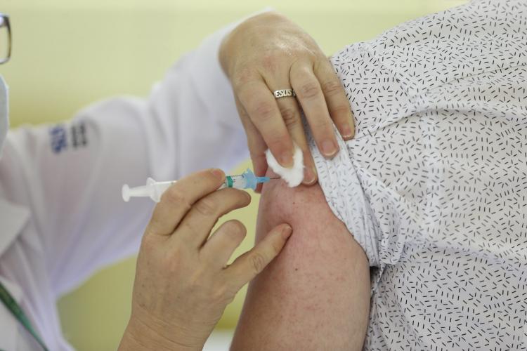 Paraná ultrapassa 3 milhões de doses aplicadas da vacina contra a Covid-19