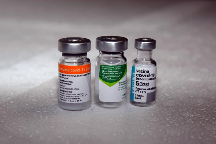 Neste final de semana, mais de 14,2 mil doses da vacina contra a Covid-19 foram aplicadas no Paraná