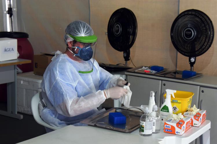 Paraná mantém liderança nacional em testagem padrão ouro para detecção da Covid-19