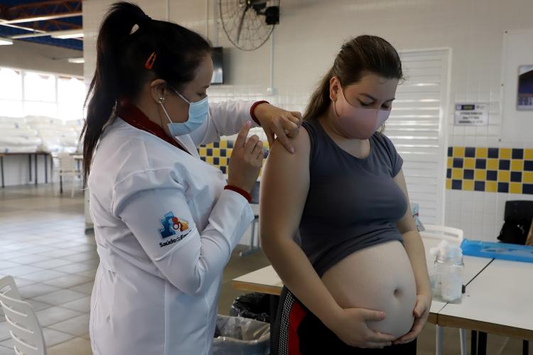 Paraná inclui gestantes sem comorbidades na vacinação contra a Covid-19